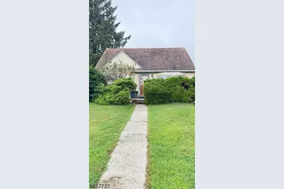 39 Windsor Dr, East Brunswick Township, NJ 08816 - Photo 2