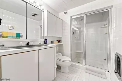 1 Claridge Dr #917, Verona, NJ 07044 - Photo 24