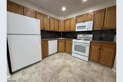 33 Baldwin Ct, Bernards Township, NJ 07920 - Photo 4