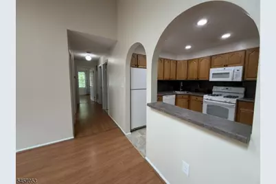 33 Baldwin Ct, Bernards Township, NJ 07920 - Photo 2