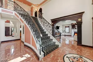 37 Mountainwood Ct, Totowa, NJ 07512 - Photo 6