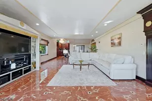 37 Mountainwood Ct, Totowa, NJ 07512 - Photo 10