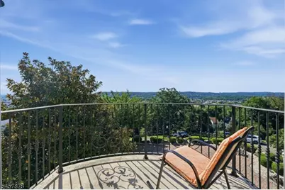 37 Mountainwood Ct, Totowa, NJ 07512 - Photo 18