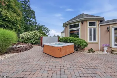 37 Mountainwood Ct, Totowa, NJ 07512 - Photo 46