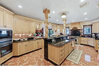 37 Mountainwood Ct, Totowa, NJ 07512 - Photo 14