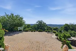 37 Mountainwood Ct, Totowa, NJ 07512 - Photo 4