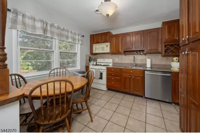 52 Aspen Ln, West Milford Twp., NJ 07480 - Photo 10