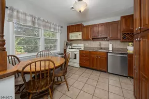 52 Aspen Ln, West Milford Twp., NJ 07480 - Photo 10