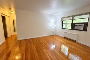 501 Linwood Dr, Fort Lee, NJ 07024 - Photo 4