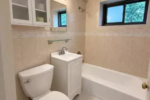 501 Linwood Dr, Fort Lee, NJ 07024 - Photo 8