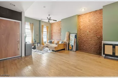 72 Columbia St, Newark, NJ 07102 - Photo 2
