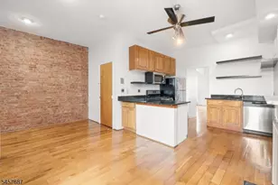 72 Columbia St, Newark, NJ 07102 - Photo 12