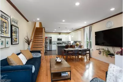 86 Oak St #2, Jersey City, NJ 07304 - Photo 2