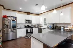 86 Oak St, Jersey City, NJ 07304 - Photo 4