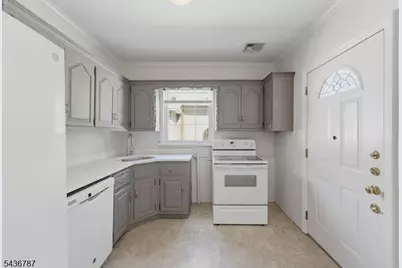 219 Magie Ave, Roselle Park, NJ 07204 - Photo 14