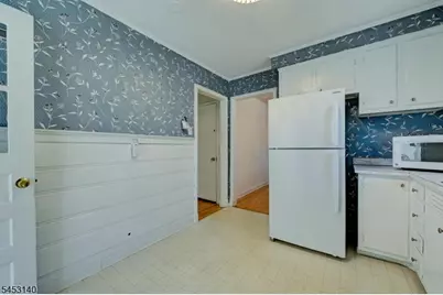 271 Summit Rd, Mountainside, NJ 07092 - Photo 18