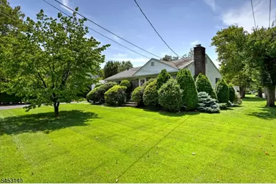 271 Summit Rd, Mountainside, NJ 07092 - Photo 6