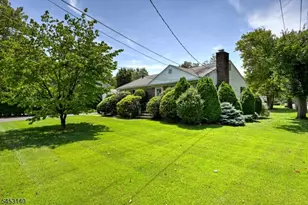 271 Summit Rd, Mountainside, NJ 07092 - Photo 6