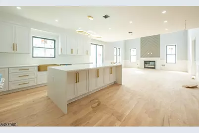 412 Gregory Rd, Paramus, NJ 07652 - Photo 16