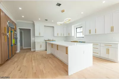 412 Gregory Rd, Paramus, NJ 07652 - Photo 14