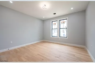 412 Gregory Rd, Paramus, NJ 07652 - Photo 20