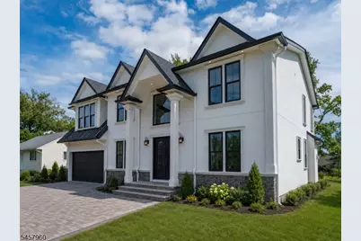 412 Gregory Rd, Paramus, NJ 07652 - Photo 2