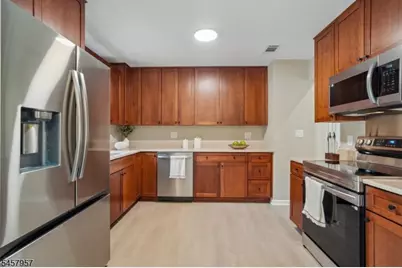 41 Paula Dr, Washington Township, NJ 07853 - Photo 8