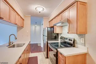 6 Norwich Pl, Franklin Township, NJ 08873 - Photo 10
