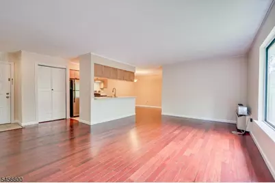 6 Norwich Pl, Franklin Township, NJ 08873 - Photo 4