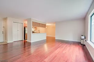 6 Norwich Pl, Franklin Township, NJ 08873 - Photo 4