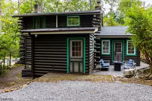 8 Mountainside Dr, Vernon, NJ 07461 - Photo 4