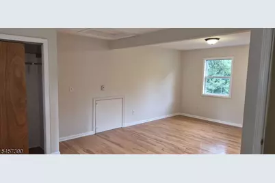 221 Knox Way, Hopatcong, NJ 07843 - Photo 6