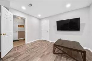 45 Cummington Ln, Raritan Township, NJ 08822 - Photo 26