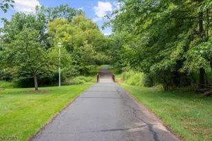 45 Cummington Ln, Raritan Township, NJ 08822 - Photo 32