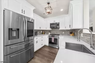 45 Cummington Ln, Raritan Township, NJ 08822 - Photo 8