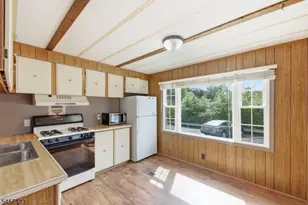 195 W Main St Unit, Chester, NJ 07930 - Photo 12