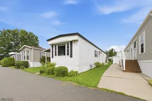 195 W Main St Unit, Chester, NJ 07930 - Photo 2
