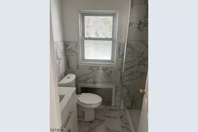 35 Chestnut Ave, Irvington, NJ 07111 - Photo 4