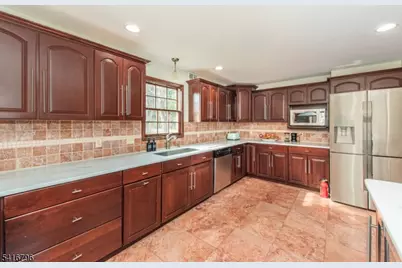 35 Waughaw Rd, Montville Township, NJ 07082 - Photo 10