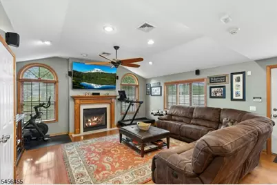 299 Stoughton Ave, Cranford Township, NJ 07016 - Photo 14