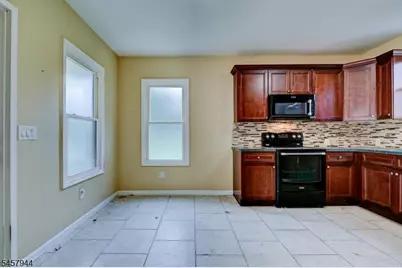 138 Hamburg Tpke, Bloomingdale, NJ 07403 - Photo 6