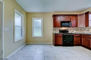 138 Hamburg Turnpike, Bloomingdale, NJ 07403 - Photo 6