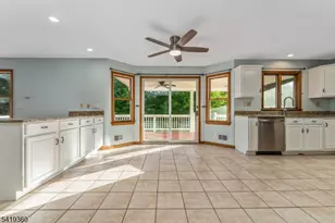 40 Thatcher Ave, Franklin Township, NJ 08886 - Photo 12