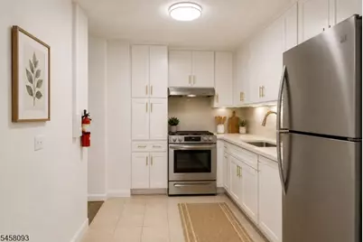 39 E 39th St, Paterson, NJ 07514 - Photo 8