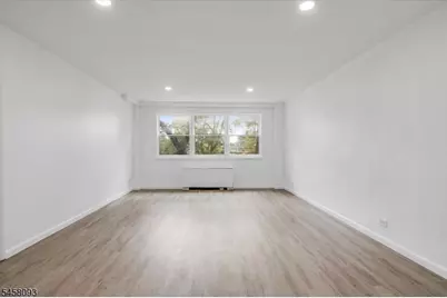 39 E 39th St, Paterson, NJ 07514 - Photo 2