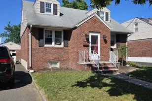 102 W Oldis St, Rochelle Park Township, NJ 07662 - Photo 1
