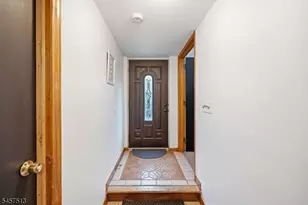37 Hazelview Ave, Clifton, NJ 07011 - Photo 6