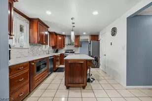 907 Mer-Edin Burg Rd, Hamilton Township, NJ 08690 - Photo 8