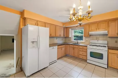 42 Aberdeen Ave, Wayne, NJ 07470 - Photo 8
