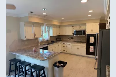 7 Glendale Ln, Fairfield, NJ 07004 - Photo 8